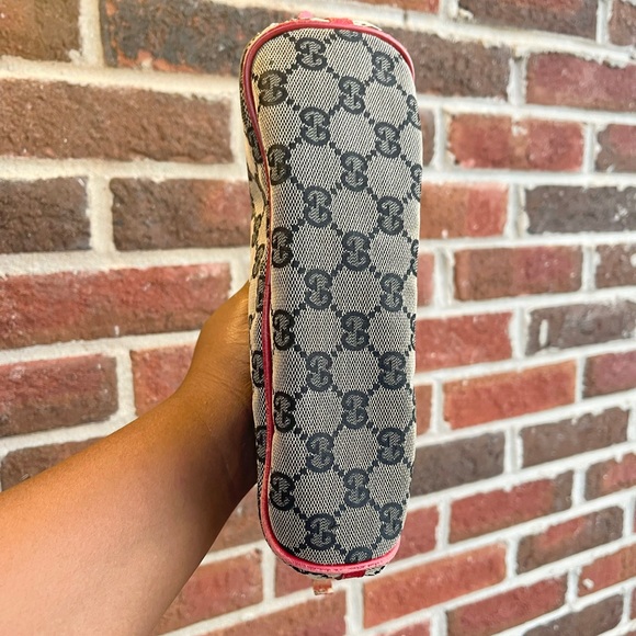 *Authentic* Gucci monogram boat bag - Picture 4 of 7